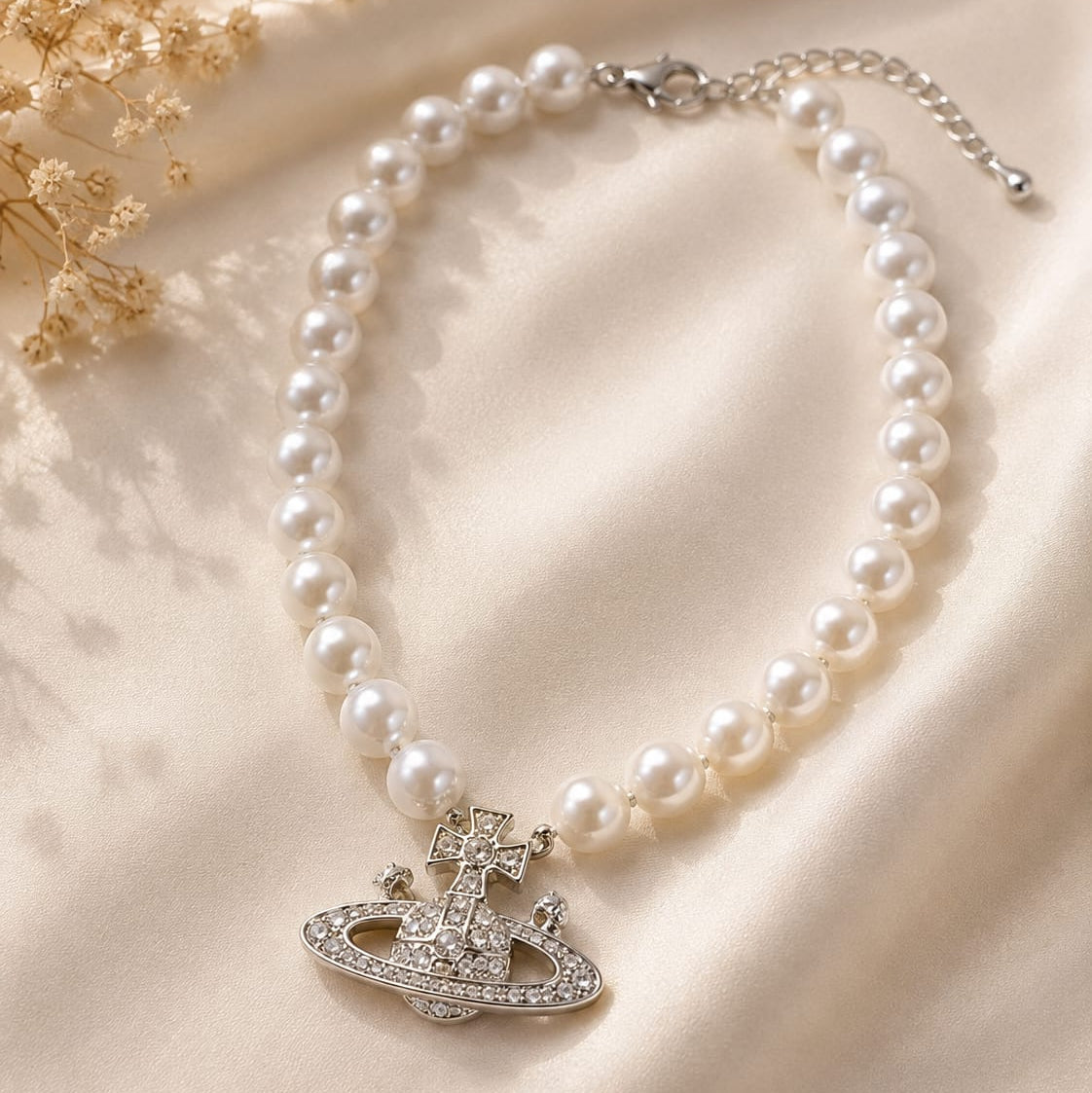 Elegant Pearl Pendant Necklace